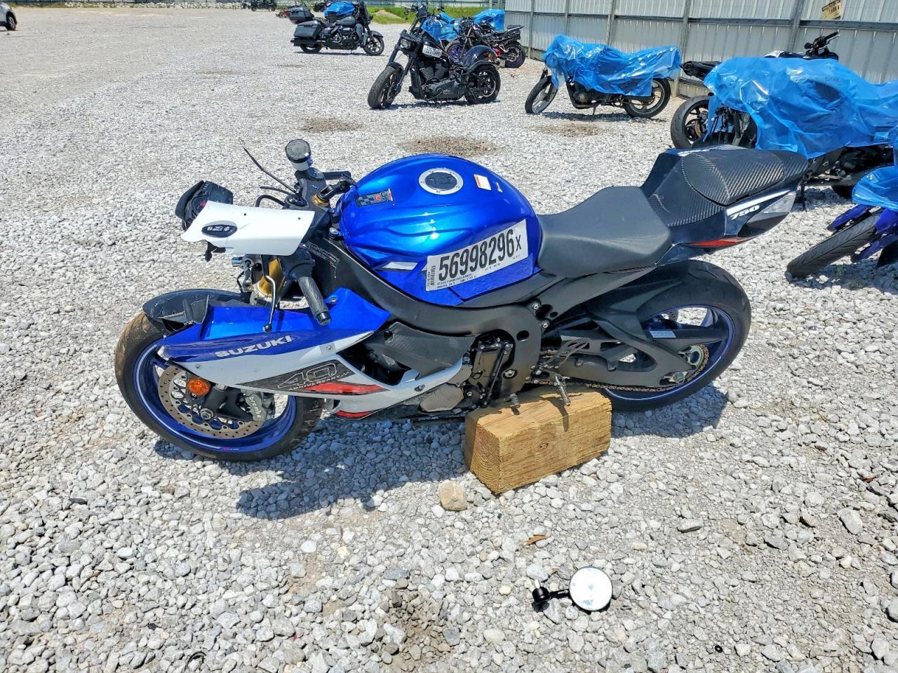 2026 Suzuki Gsx-R750 - Image 3