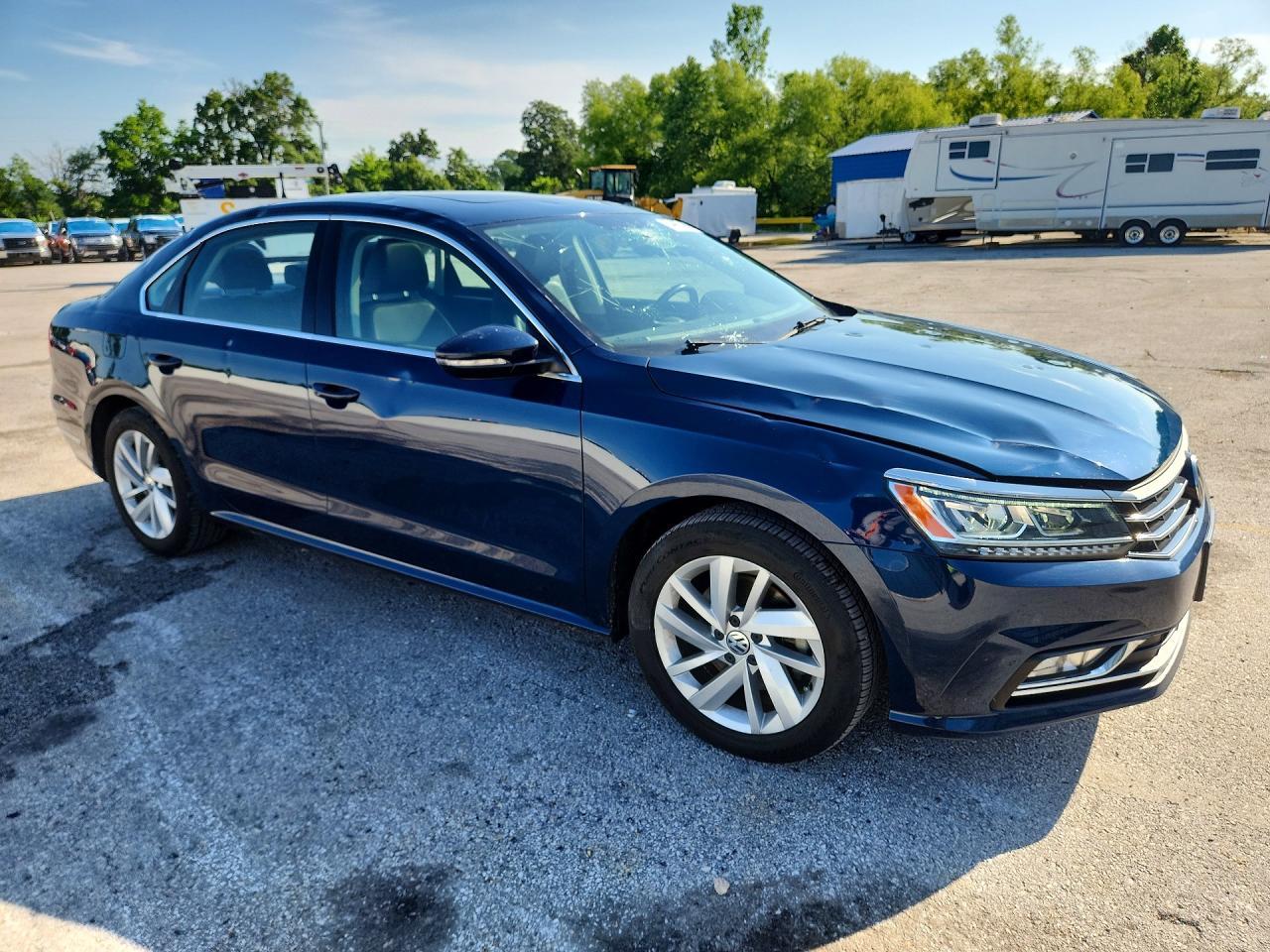 2018 Volkswagen Passat Se - Image 4