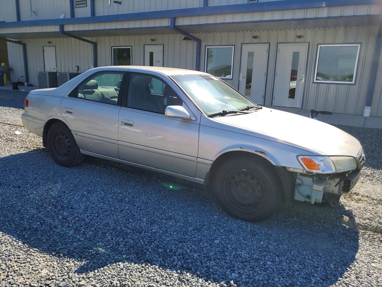 2001 Toyota Camry Ce - Фото 4
