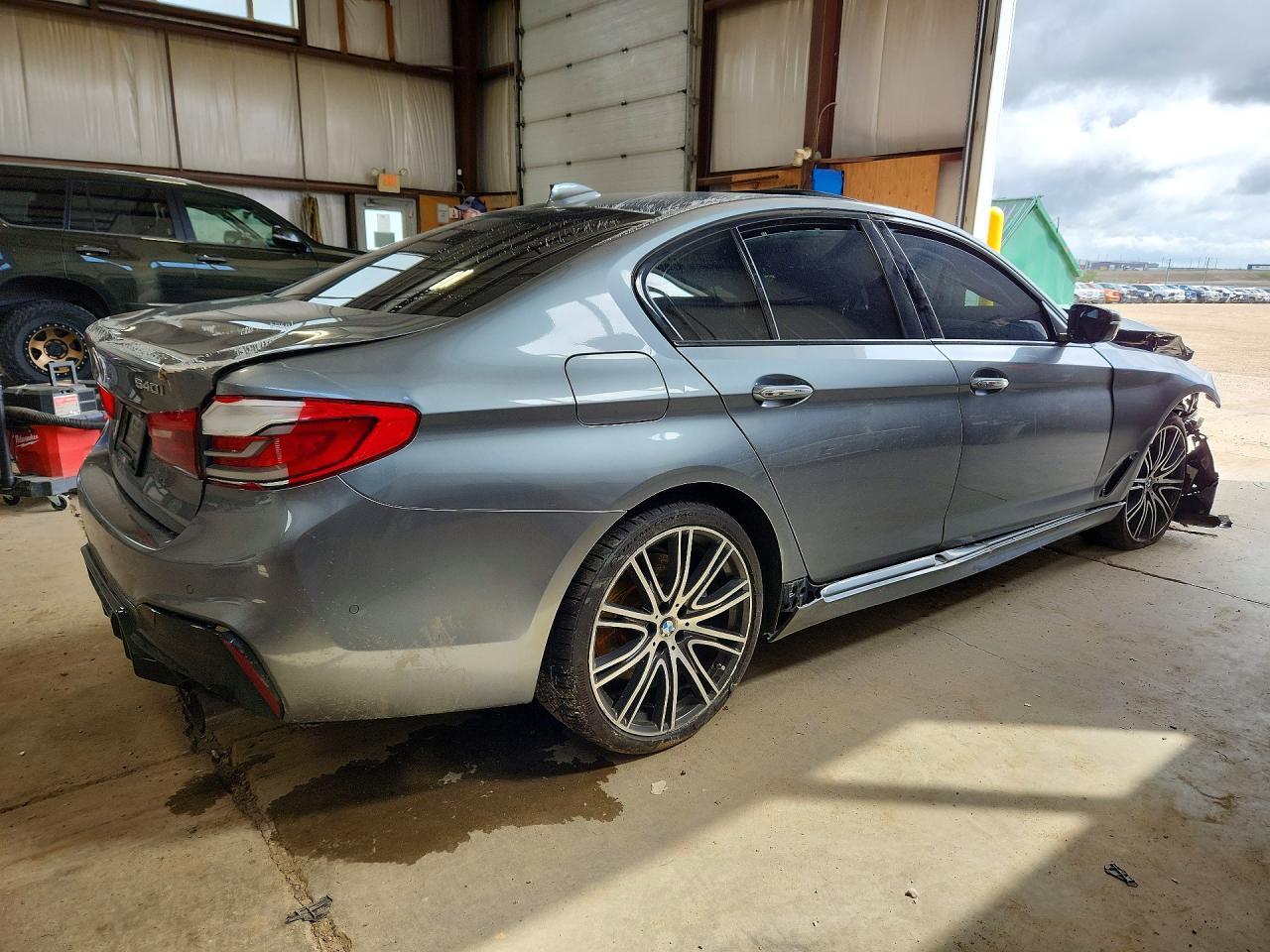 2018 BMW 540 Xi - Image 3