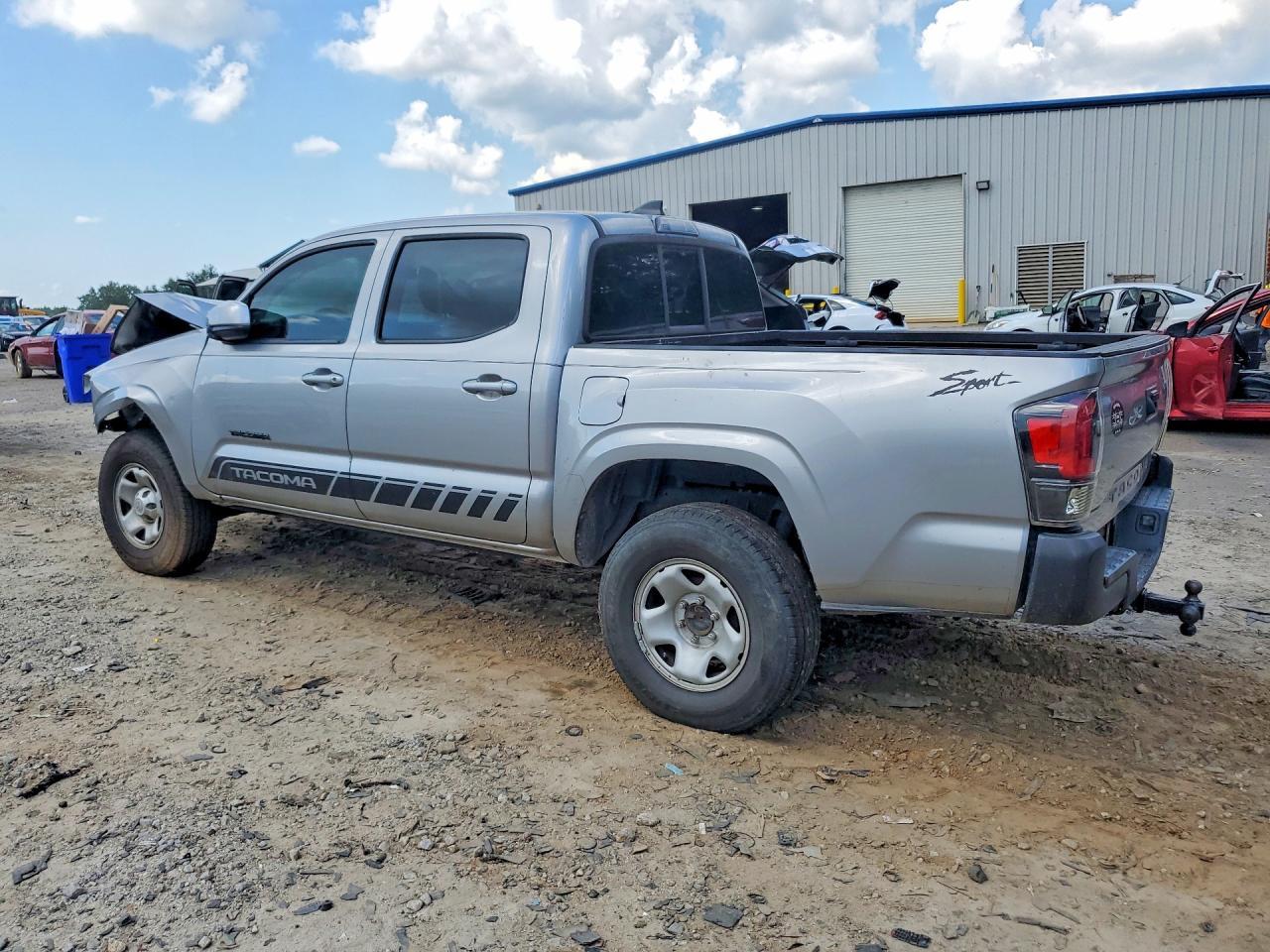 2018 Toyota Tacoma Sr - Фото 2