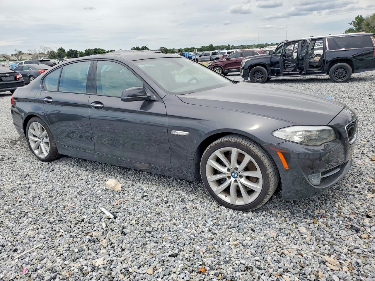 2011 BMW 5 Series - Фото 4