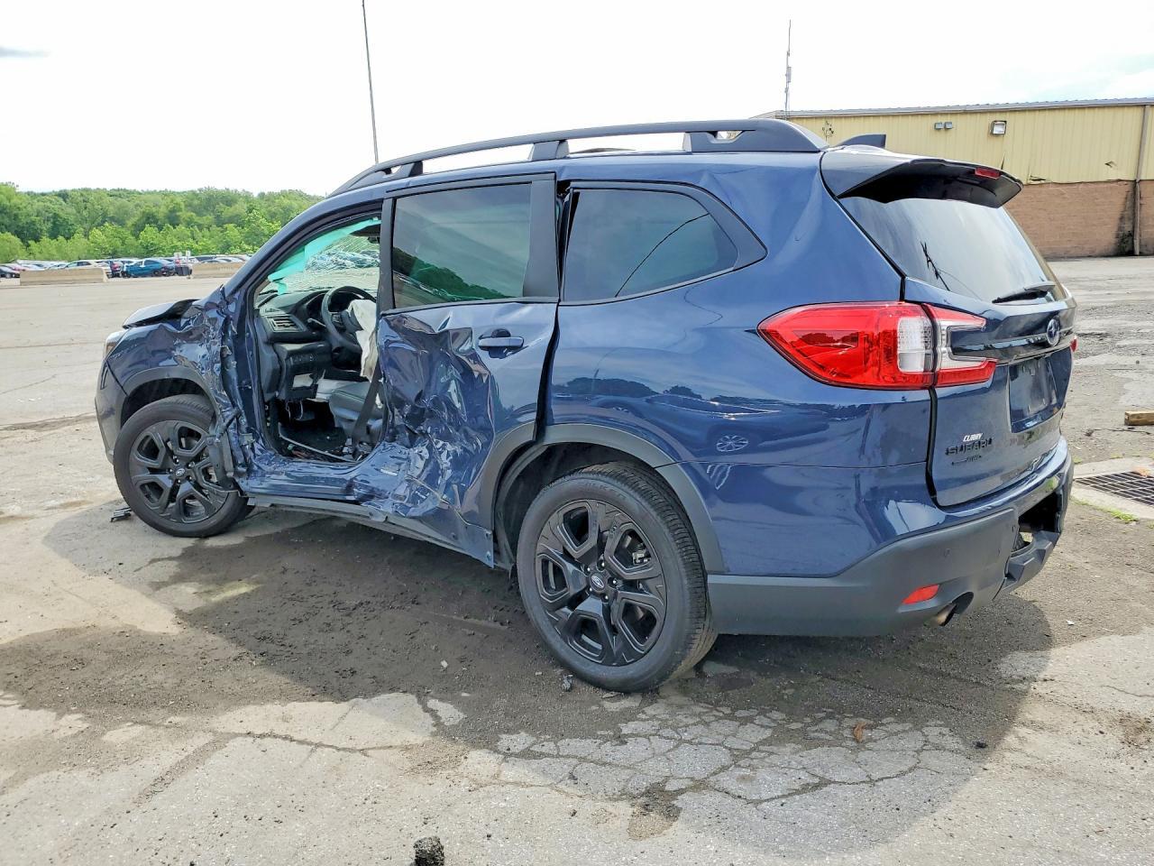 2025 Subaru Ascent Onyx Edition - Image 2