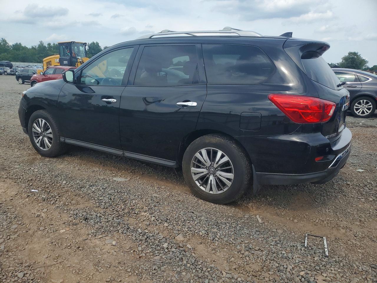 2019 Nissan Pathfinder S - Фото 2