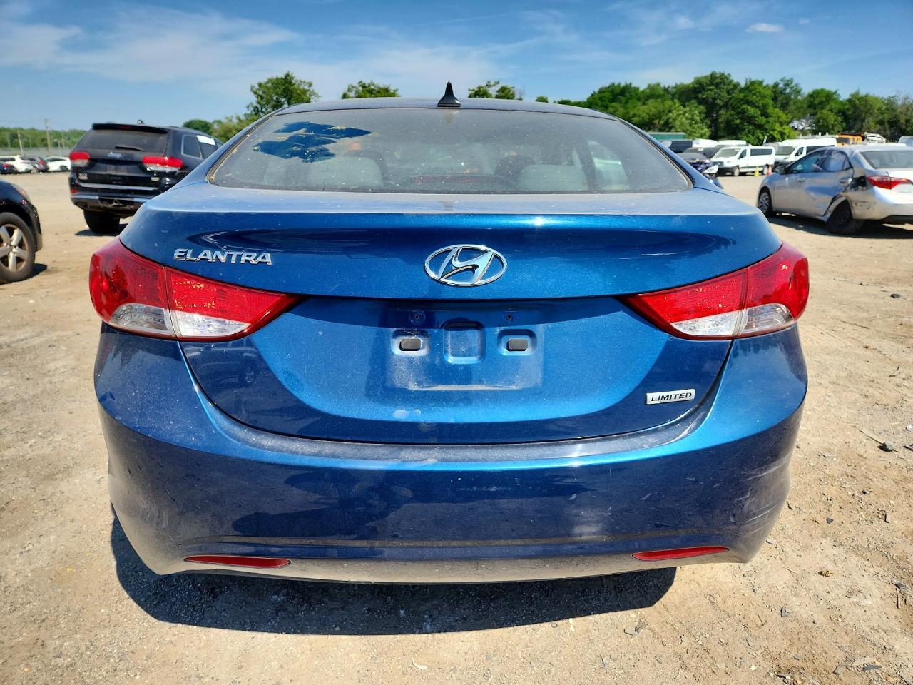 2013 Hyundai Elantra Limited - Image 6