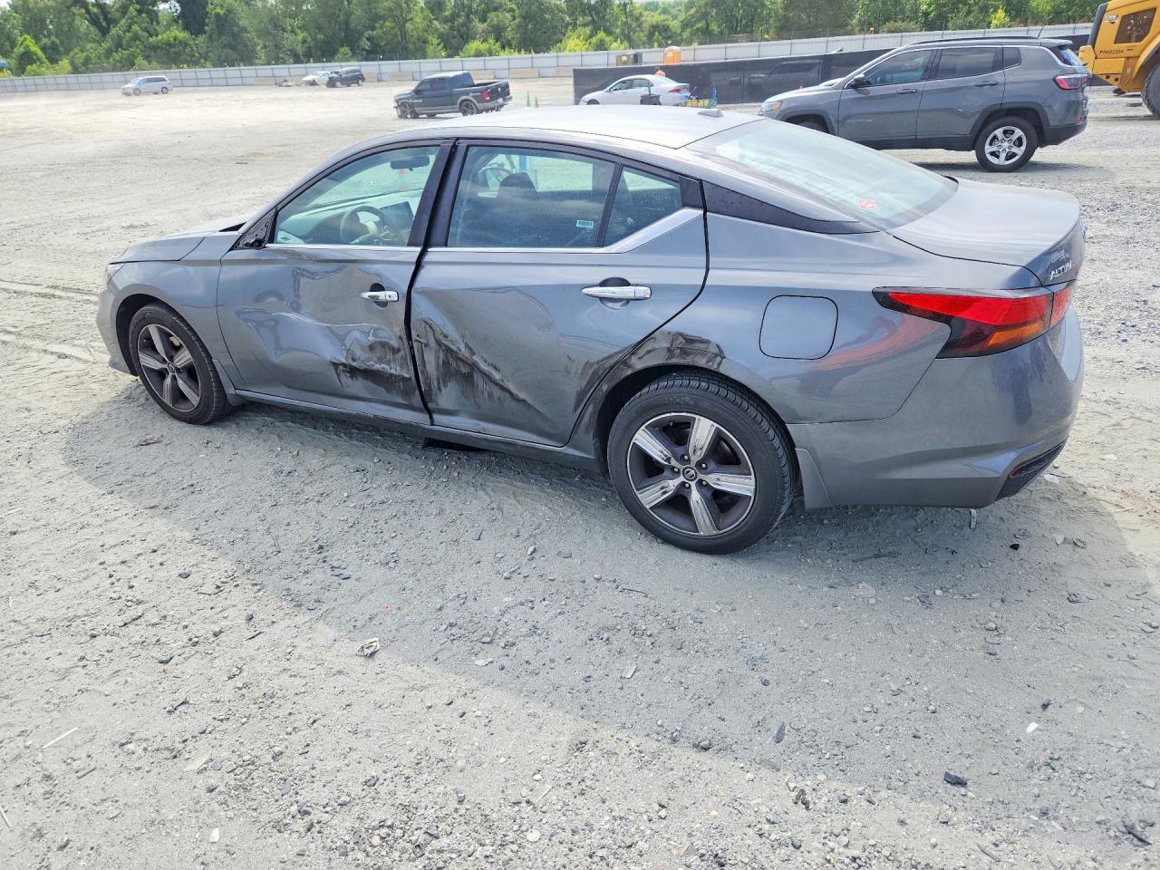 2019 Nissan Altima S - Image 2