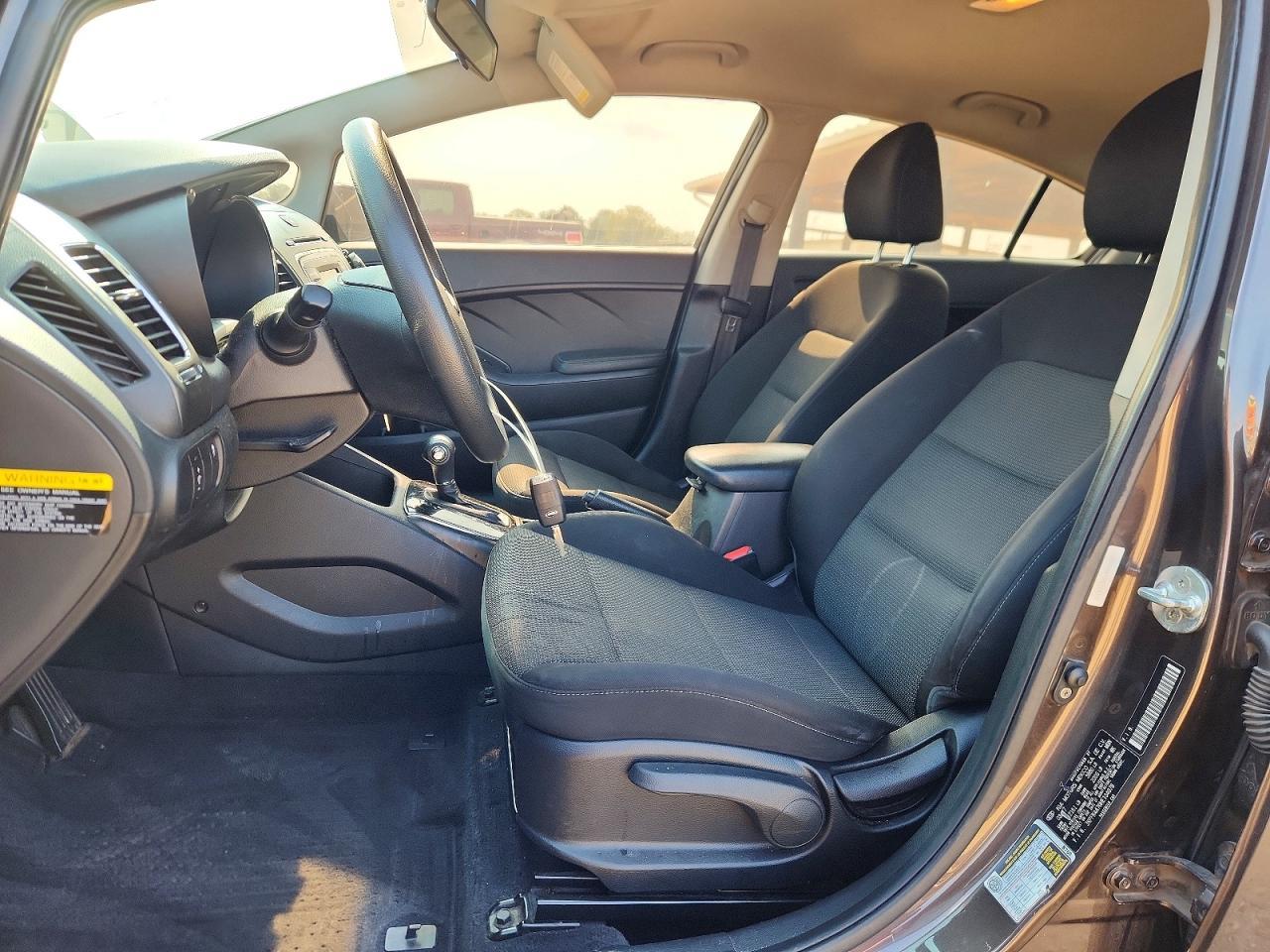2017 Kia Forte Lx - Image 7