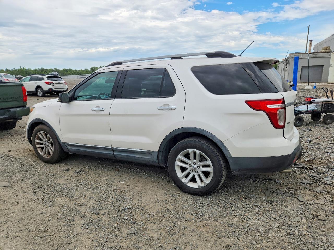 2011 Ford Explorer Xlt - Фото 2