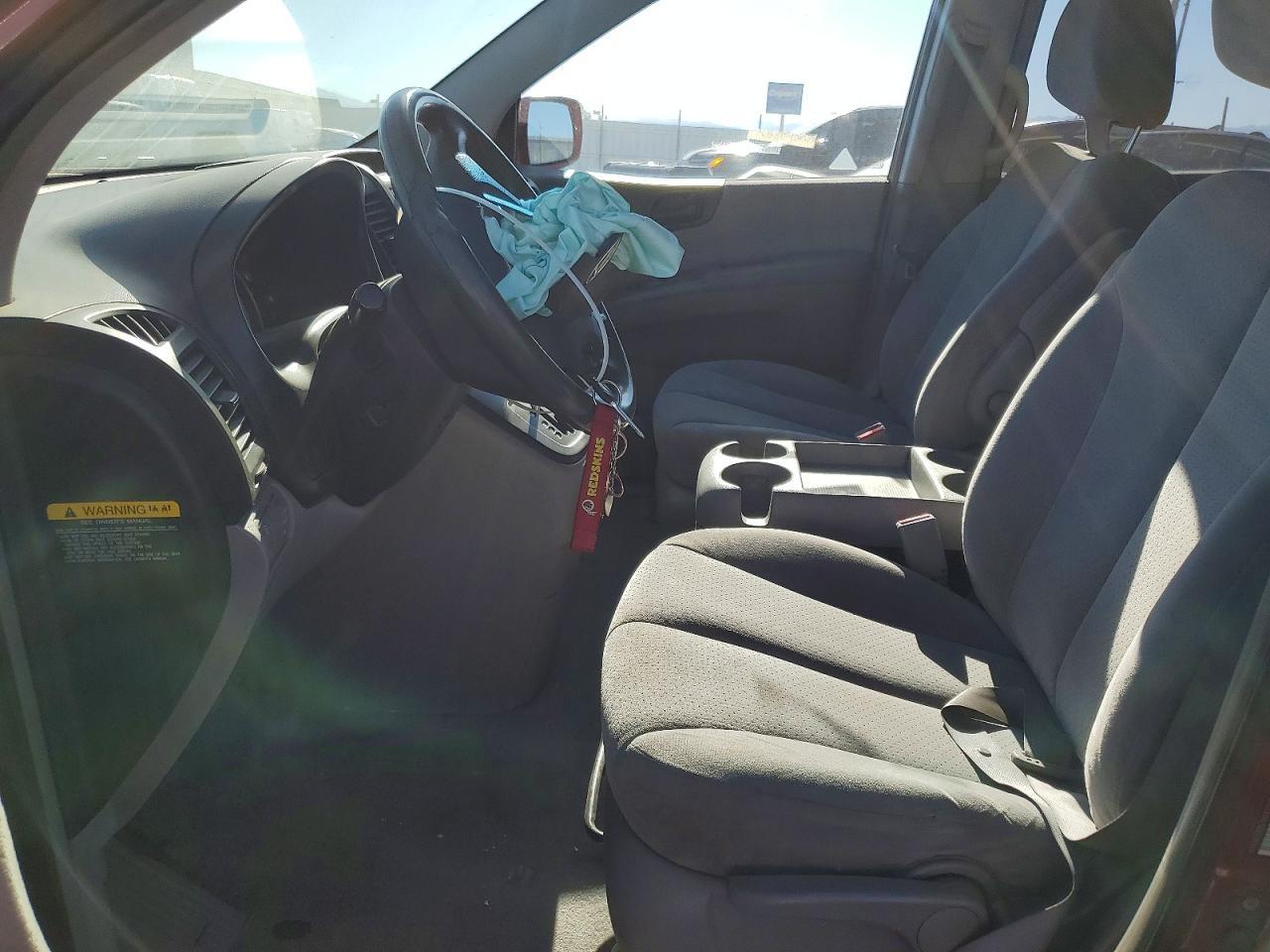 2007 Hyundai Entourage Gls - Image 7
