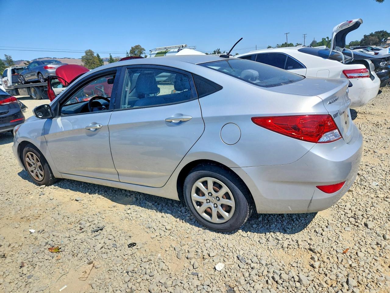 2013 Hyundai Accent Gls - Фото 2