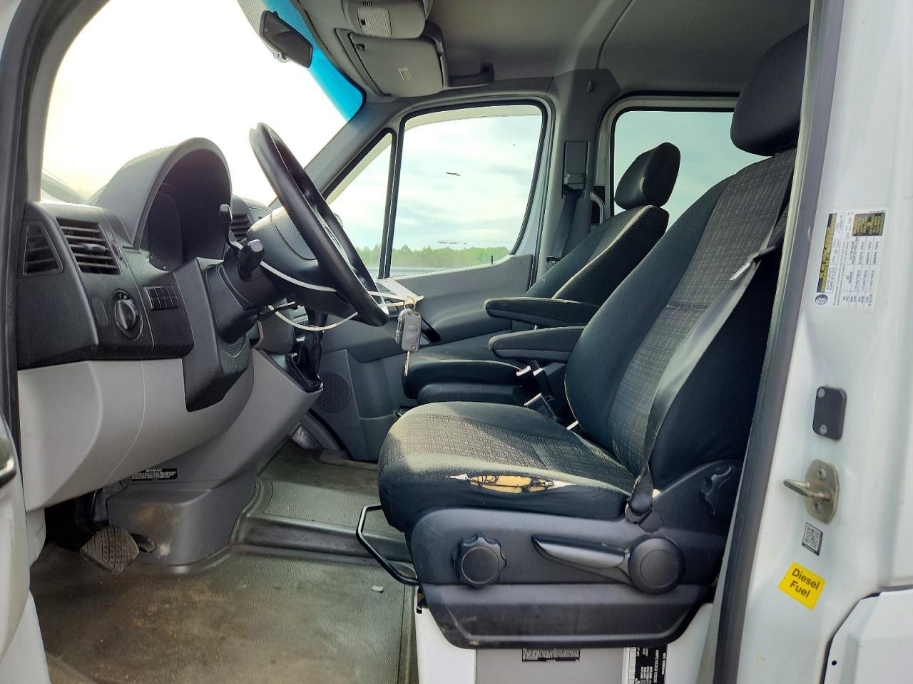2016 Mercedes-Benz Sprinter 2500 - Image 7