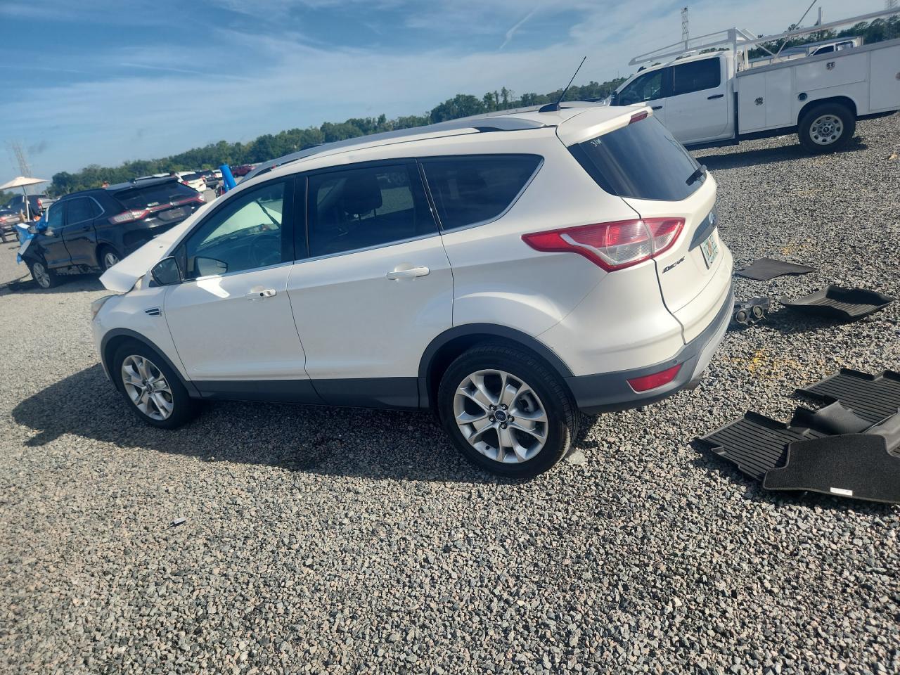 2015 Ford Escape Titanium - Фото 2