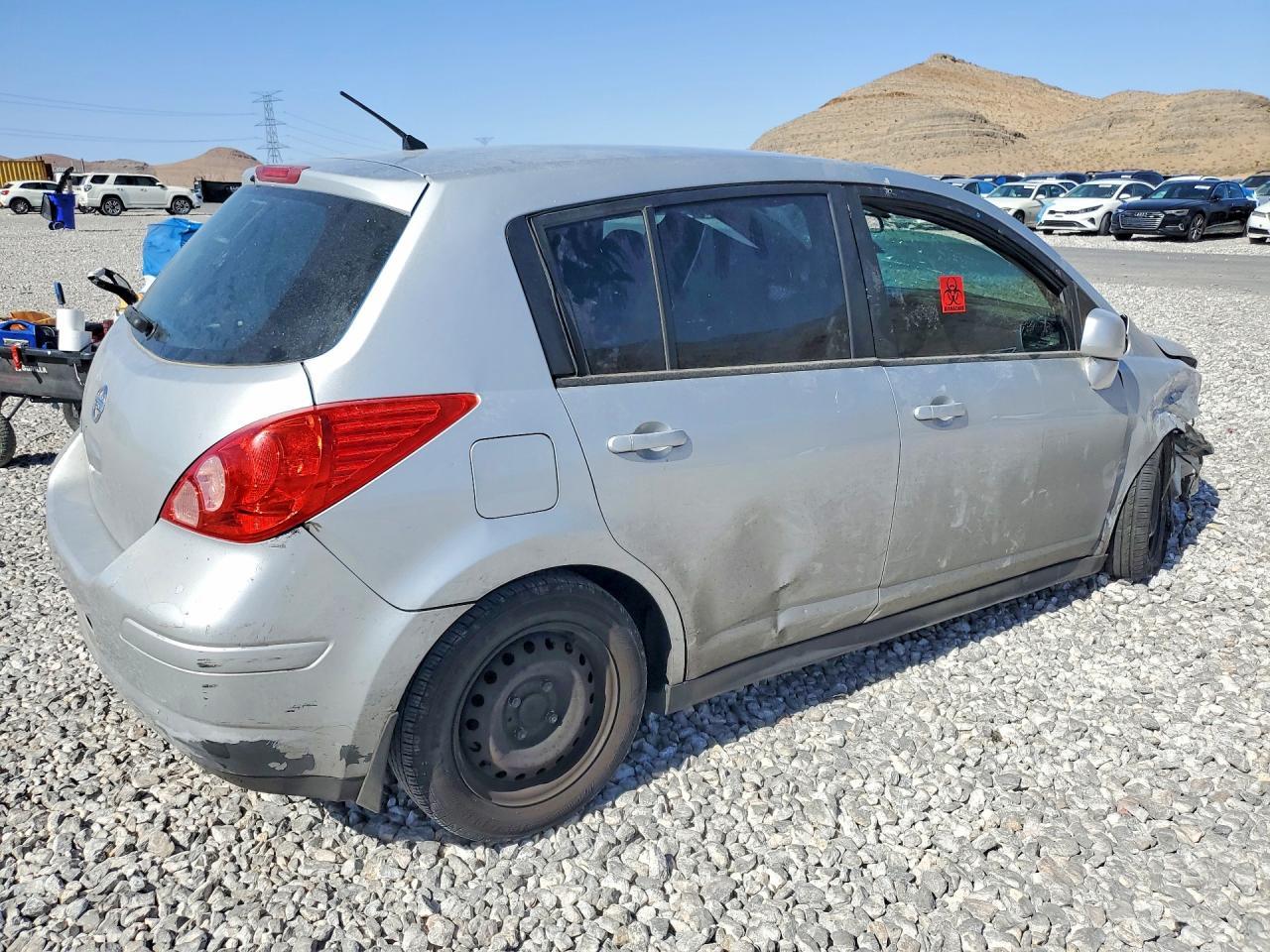2011 Nissan Versa 1.8 S - Фото 3