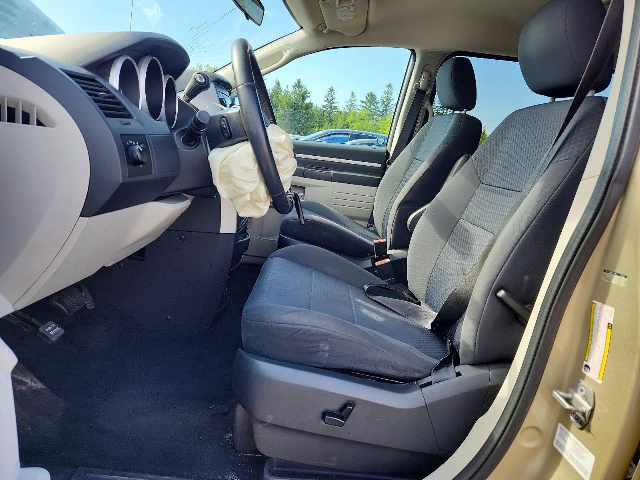 2010 Dodge Grand Caravan Se - Image 7