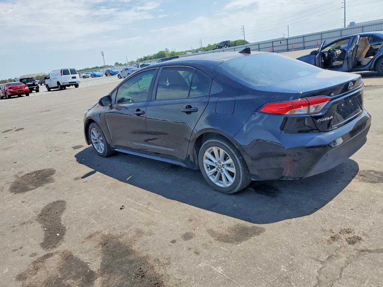 2024 Toyota Corolla Le - Фото 2