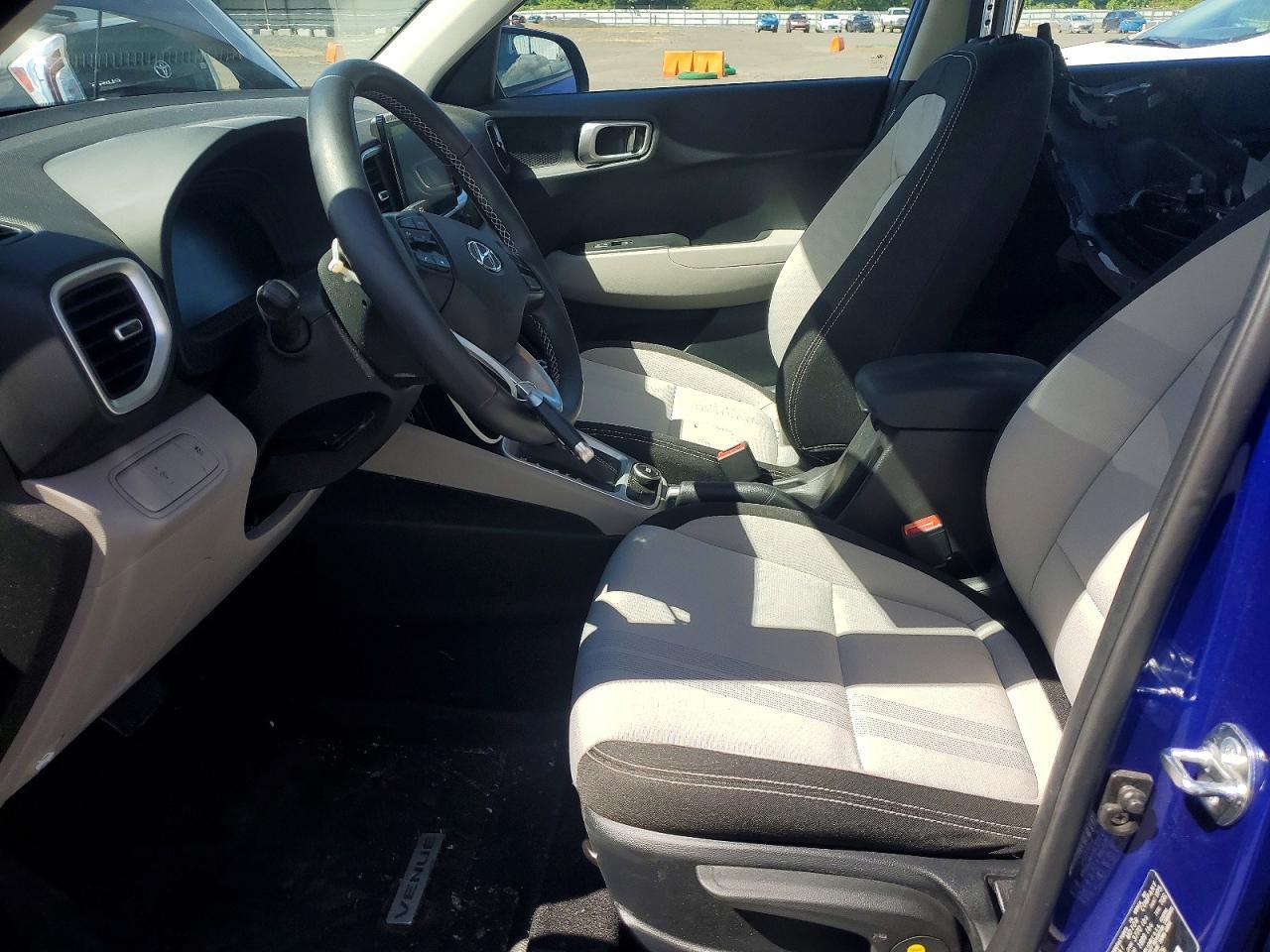 2024 Hyundai Venue Sel - Image 7
