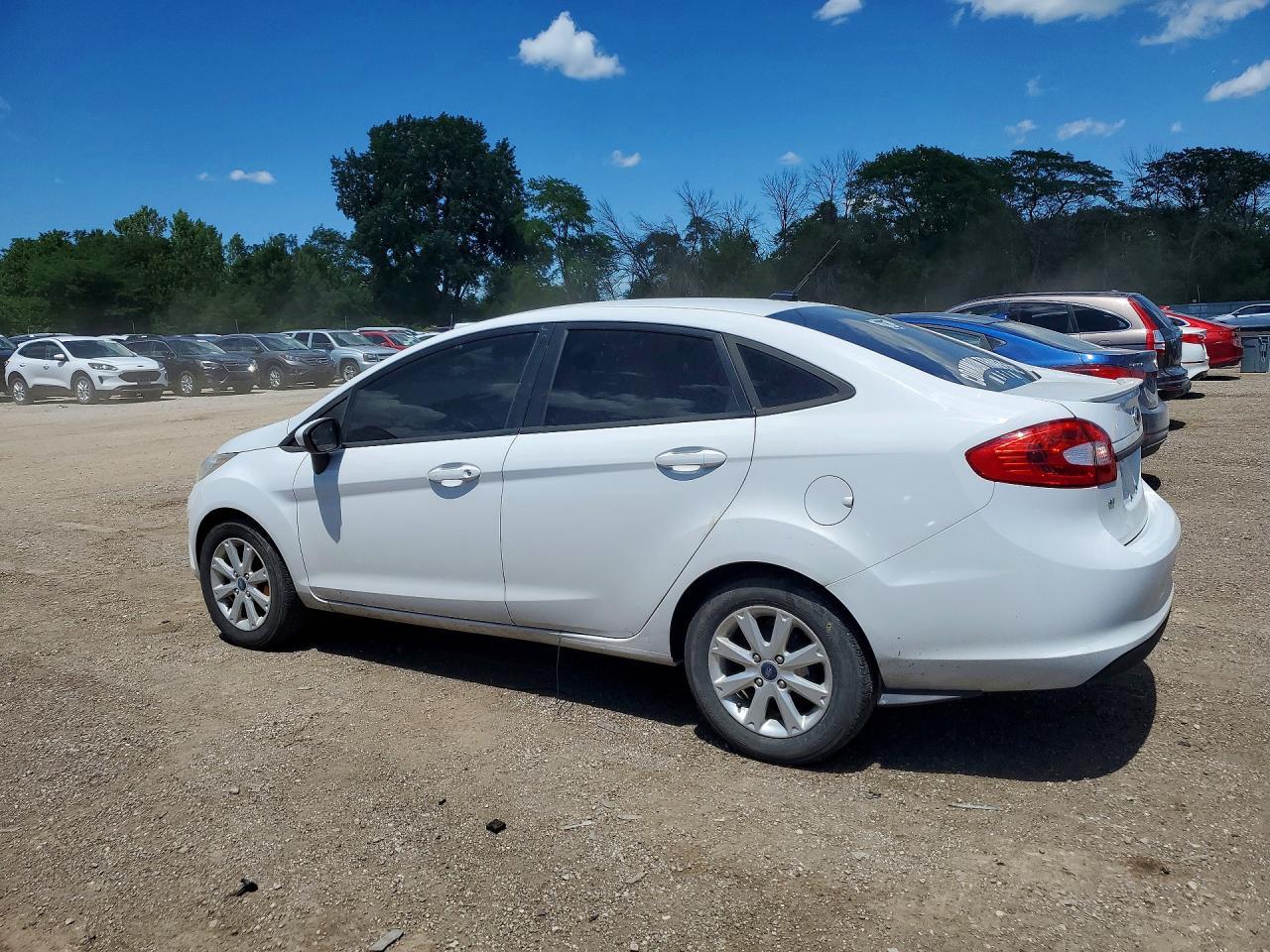 2012 Ford Fiesta Se - Image 2