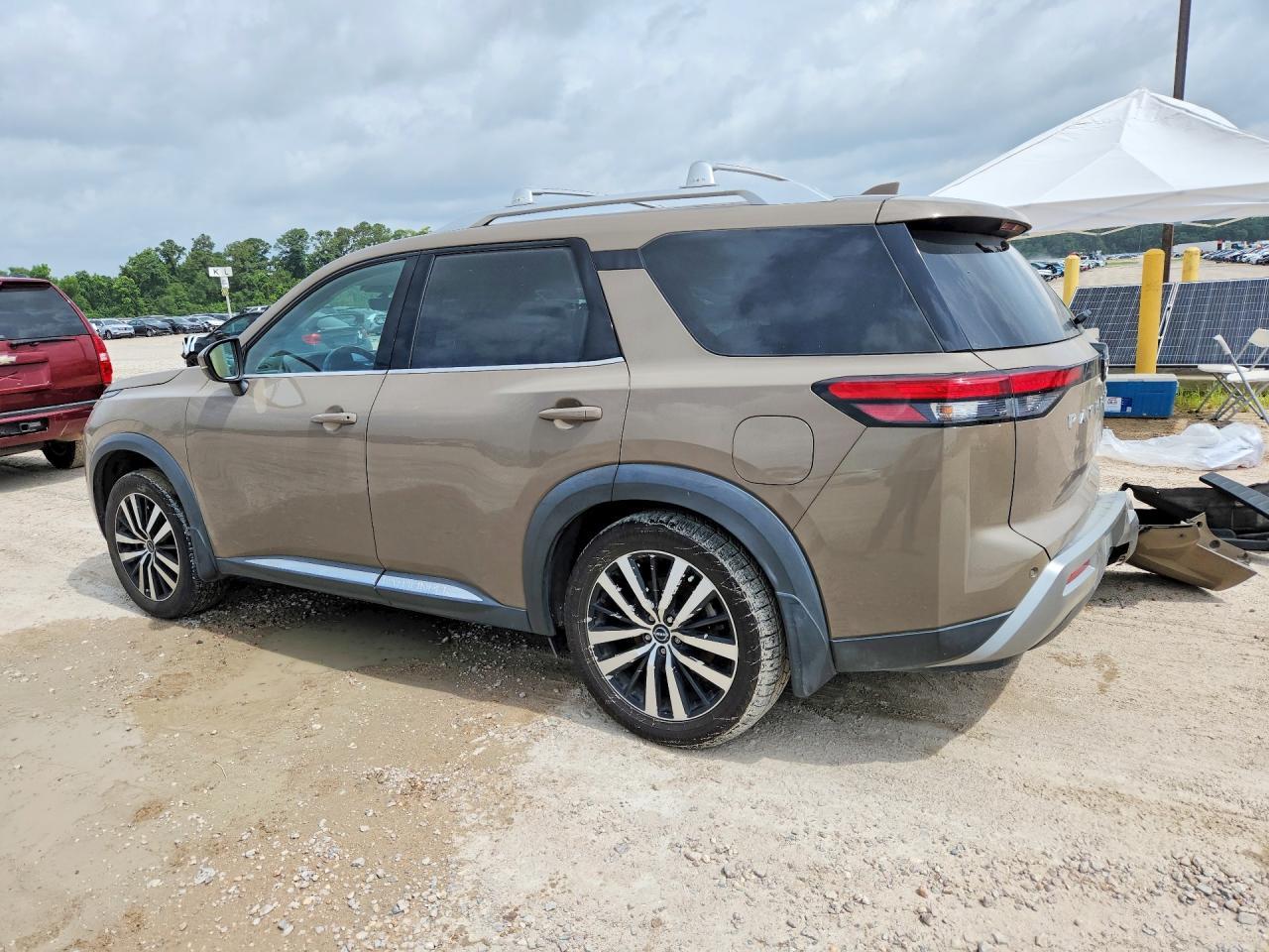 2023 Nissan Pathfinder Platinum - Фото 2