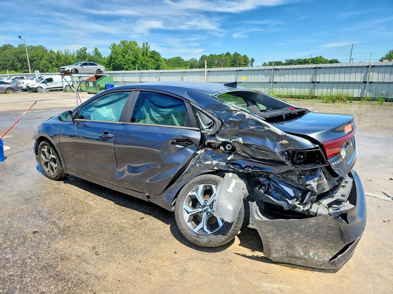 2019 Kia Forte Lxs - Image 2