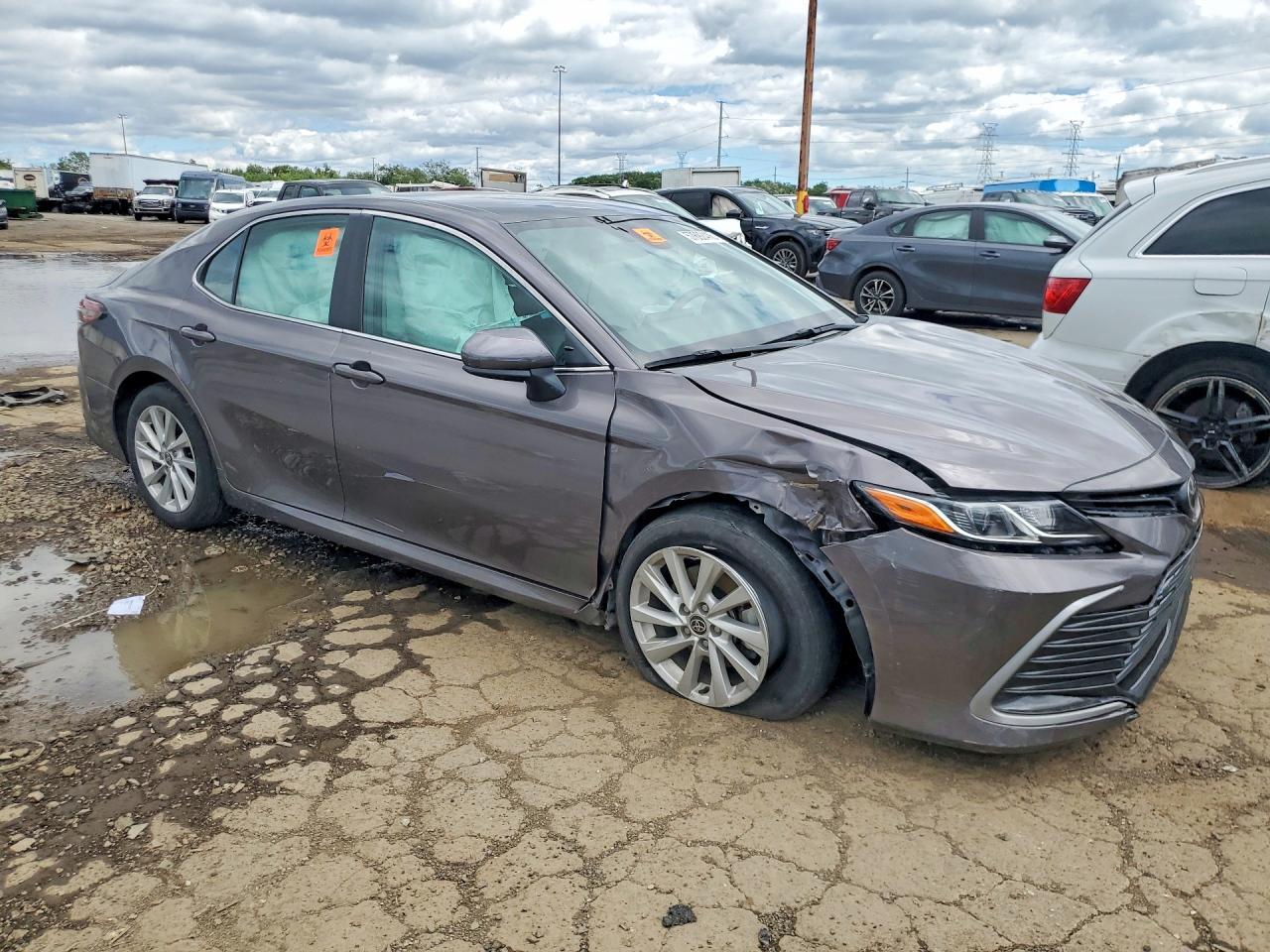 2022 Toyota Camry Le - Image 4