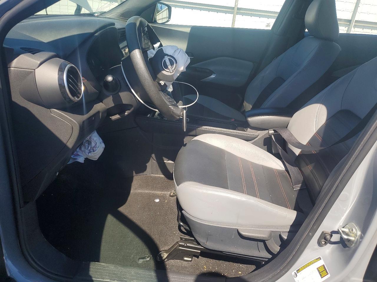 2023 Nissan Kicks Sr - Image 7
