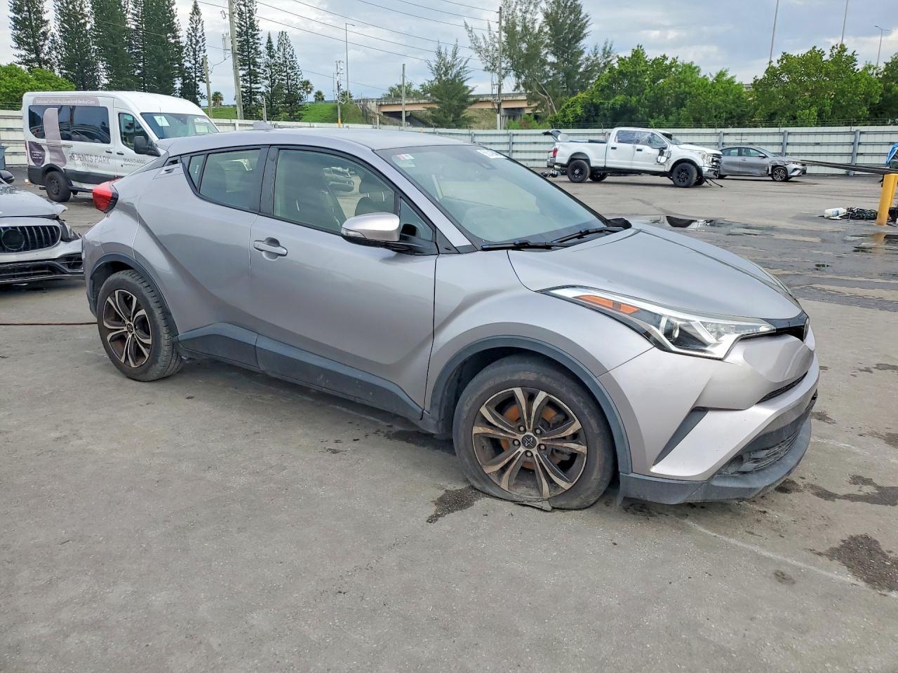 2019 Toyota C-Hr Le - Фото 4