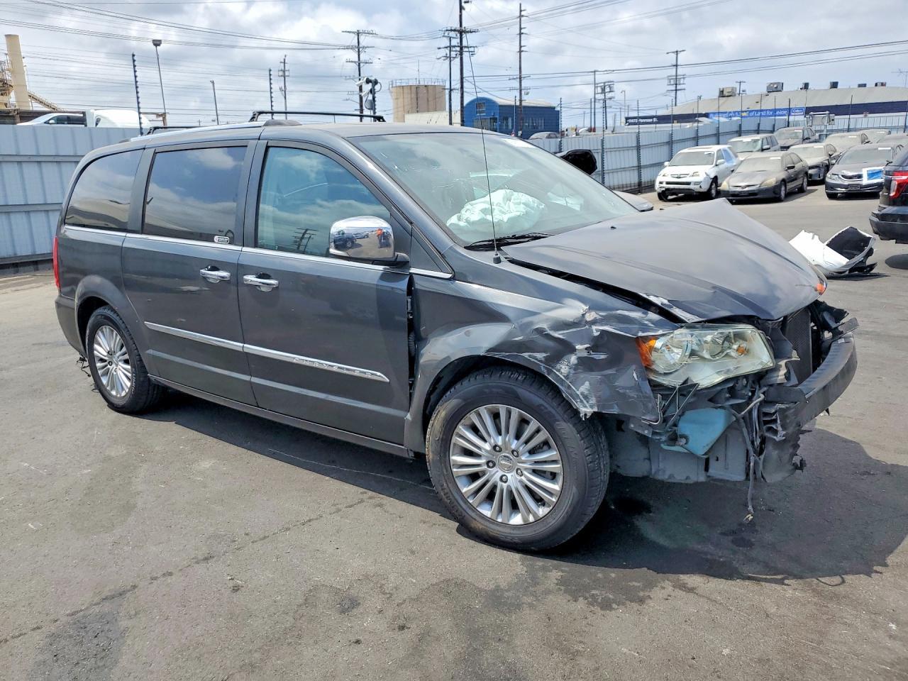 2012 Chrysler Town & Country Limited - Фото 4