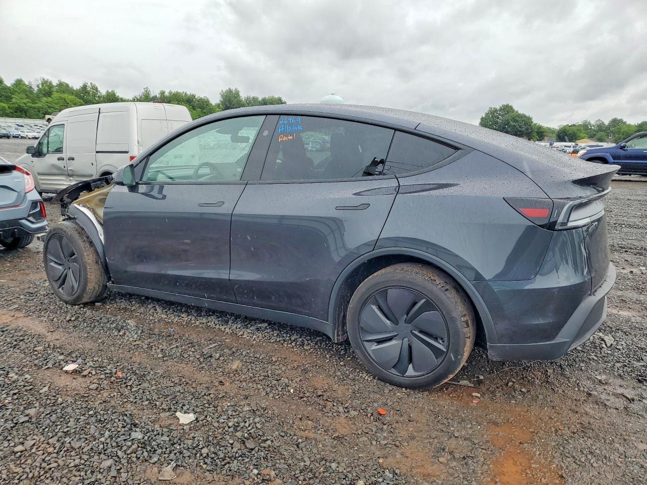 2026 Tesla Model Y - Image 2