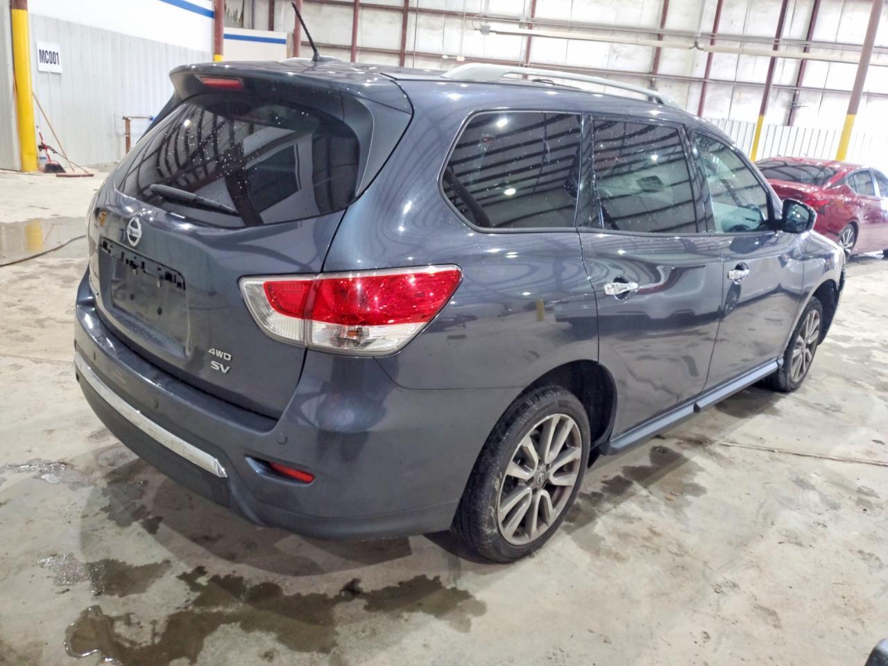 2014 Nissan Pathfinder Sv - Image 3