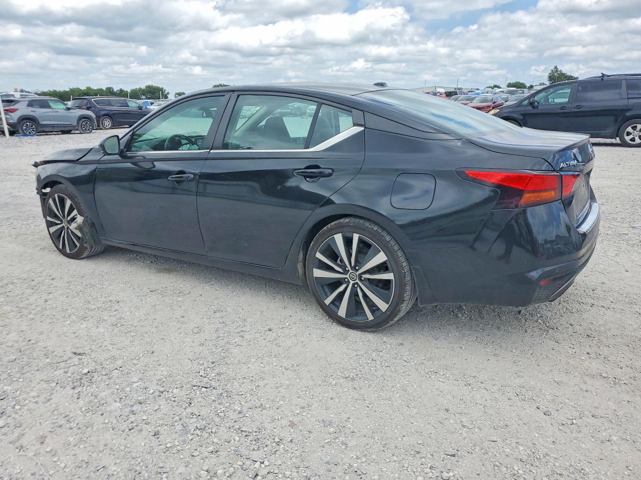 2020 Nissan Altima Sr - Фото 2