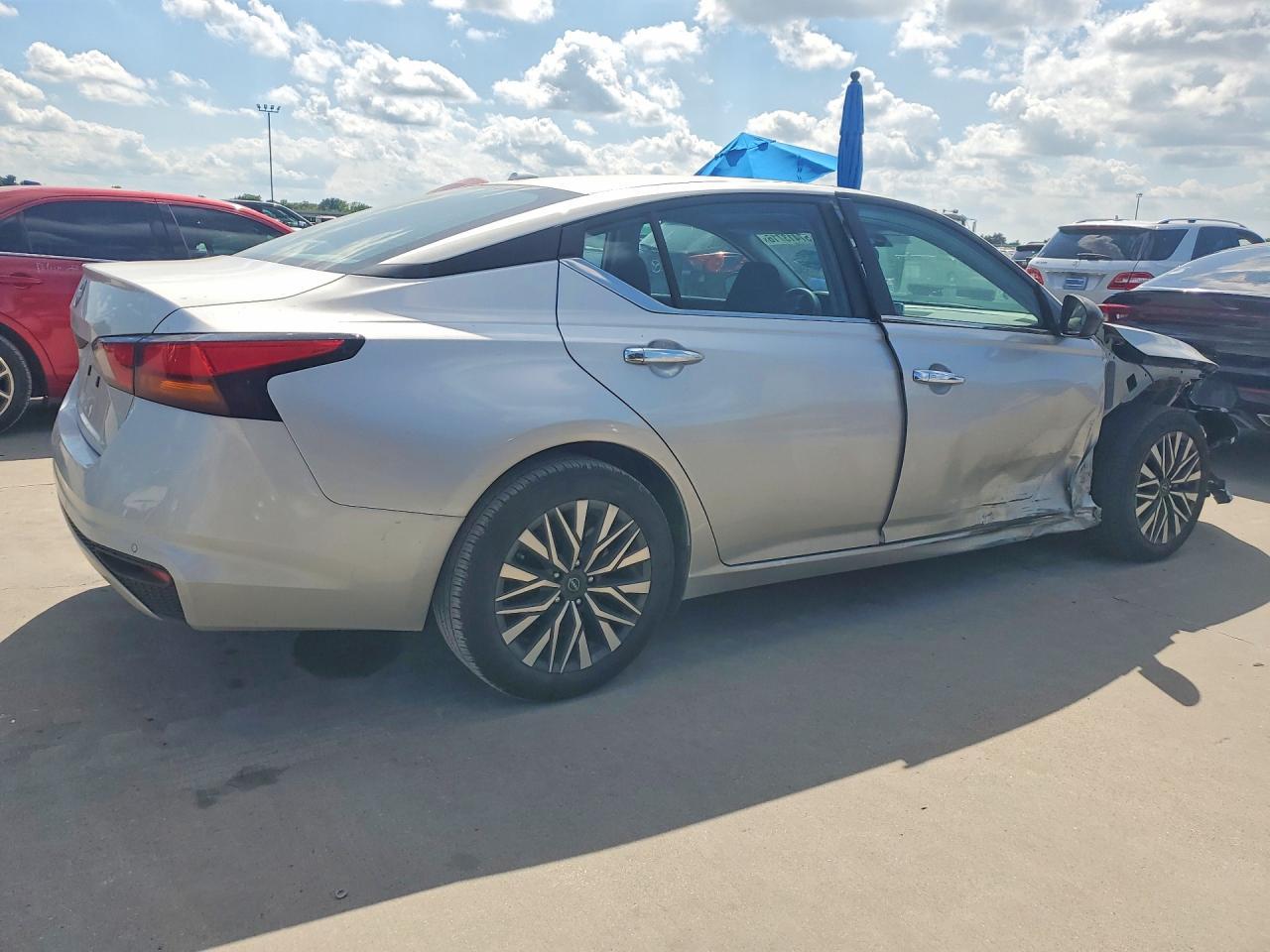 2025 Nissan Altima Sv - Image 3