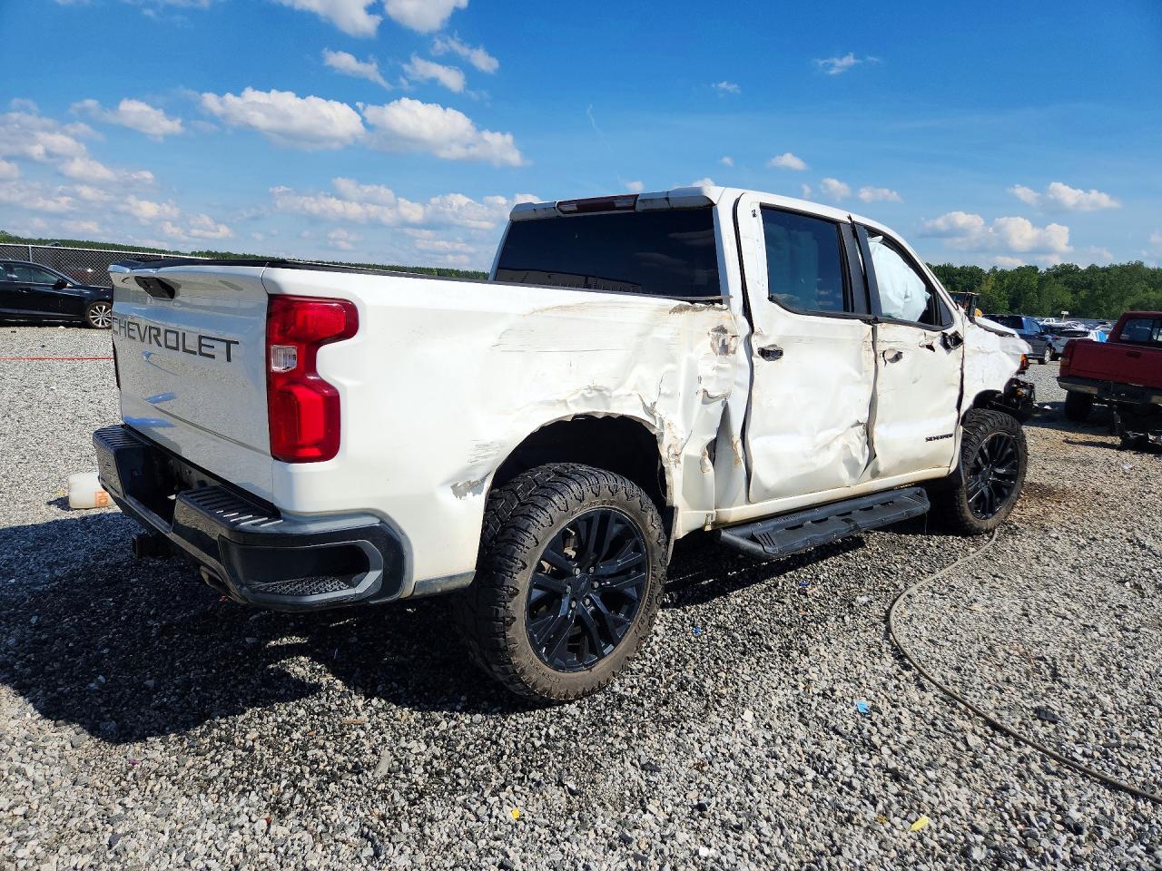 2019 Chevrolet Silverado K1500 Trail Boss Custom - Image 3