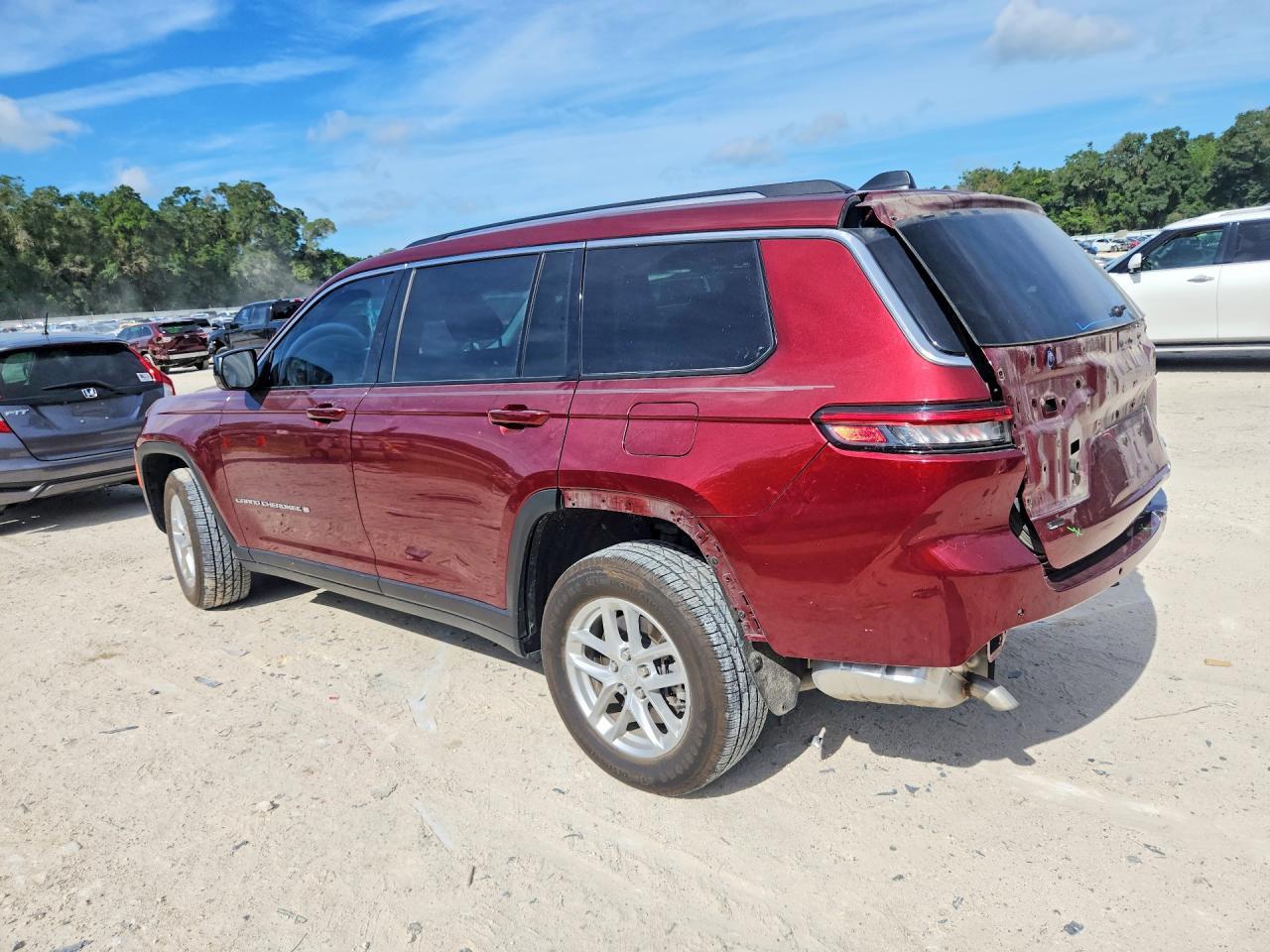 2021 Jeep Grand Cherokee L Laredo - Фото 2
