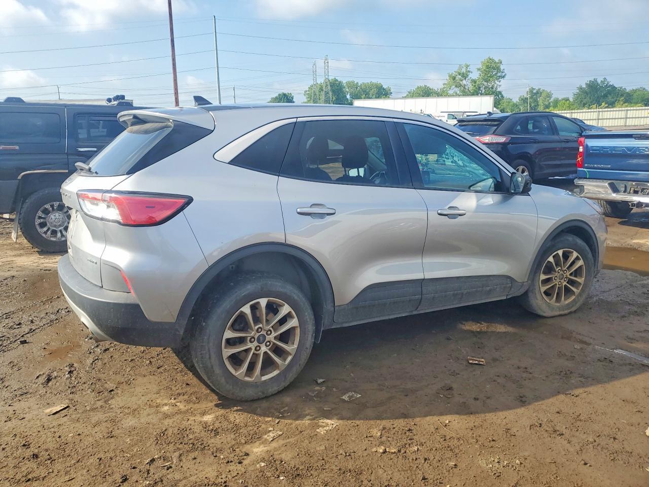 2021 Ford Escape Se - Фото 3