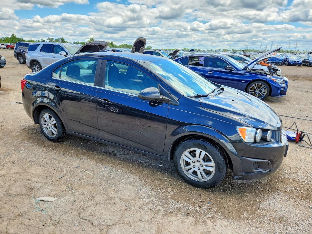2015 Chevrolet Sonic Lt - Фото 4