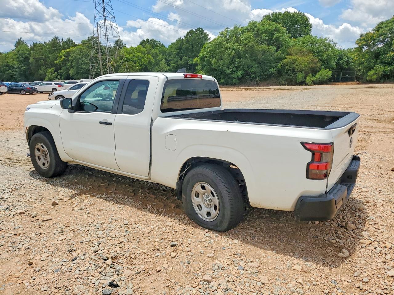 2022 Nissan Frontier S - Фото 2