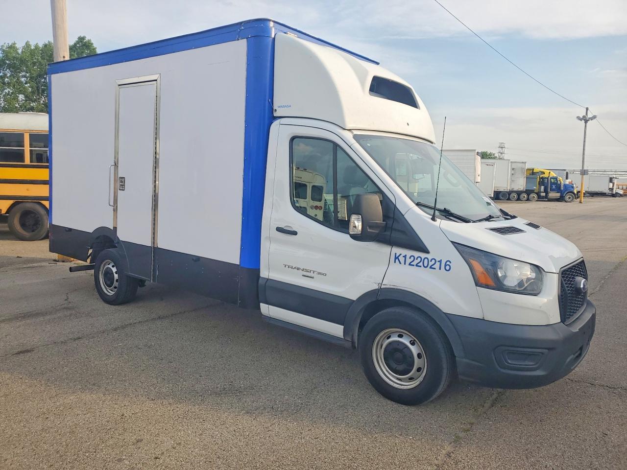 2023 Ford Transit Delivery Truck - Фото 4
