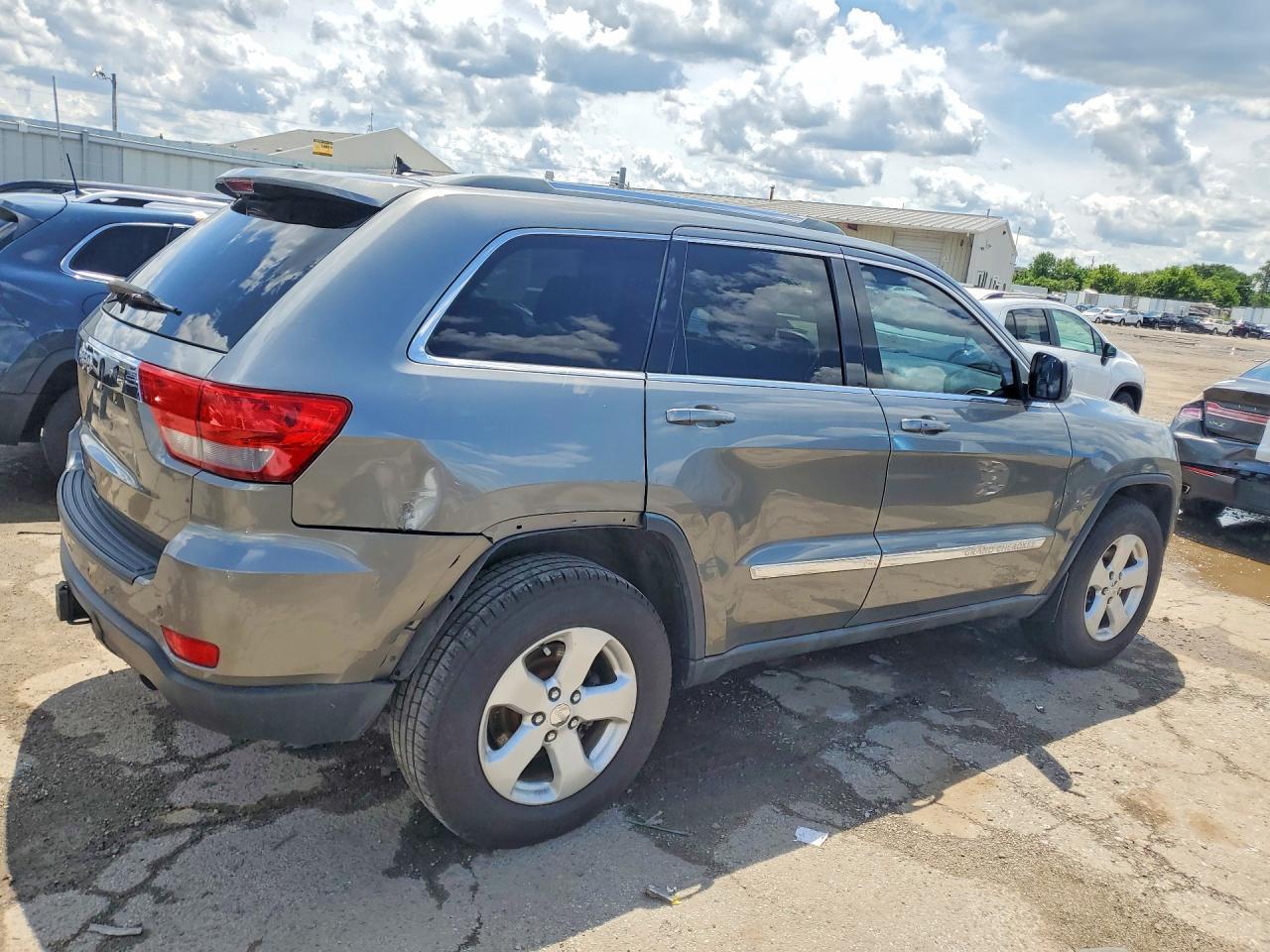 2012 Jeep Grand Cherokee Laredo - Image 3