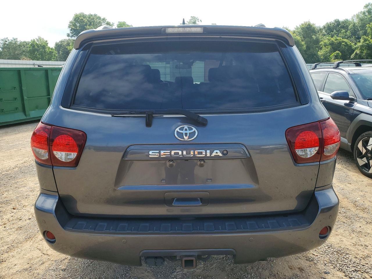 2019 Toyota Sequoia Sr5 - Фото 6