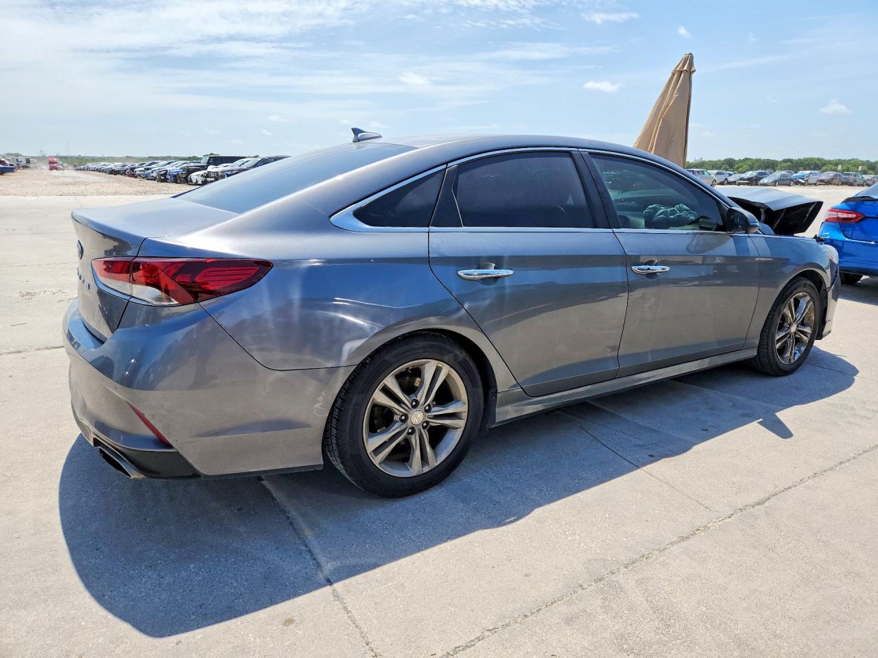2018 Hyundai Sonata - Image 3