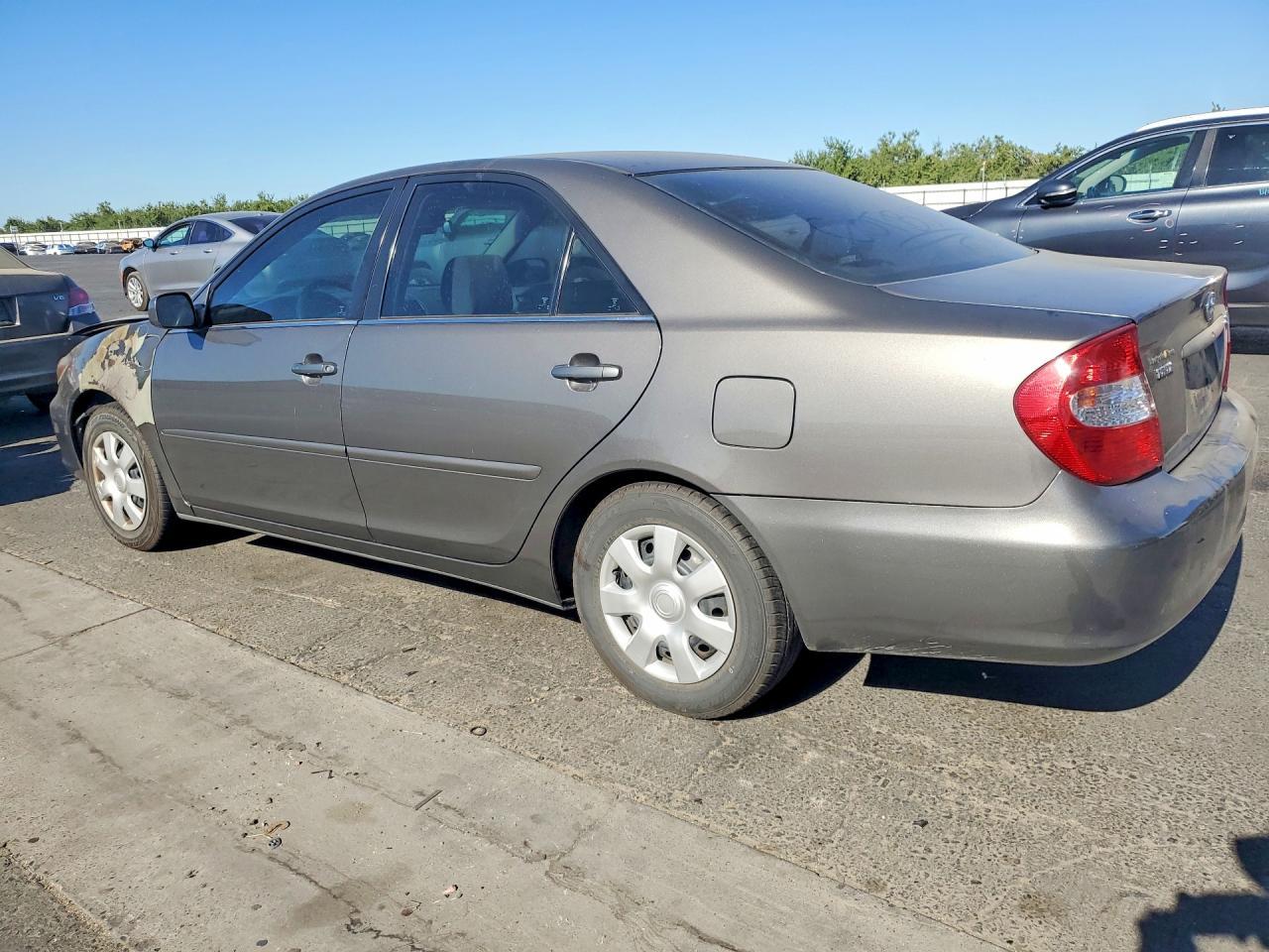 2003 Toyota Camry Le - Image 2