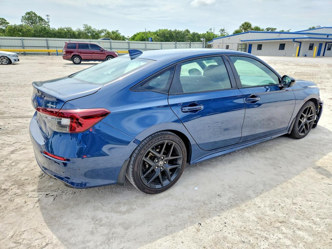2025 Honda Civic Sport - Фото 3