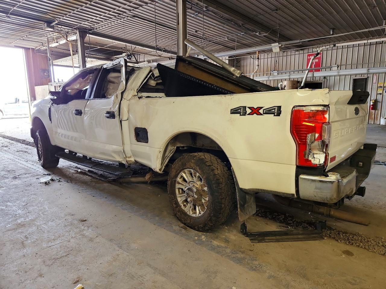 2022 Ford F250 Super Duty - Image 2