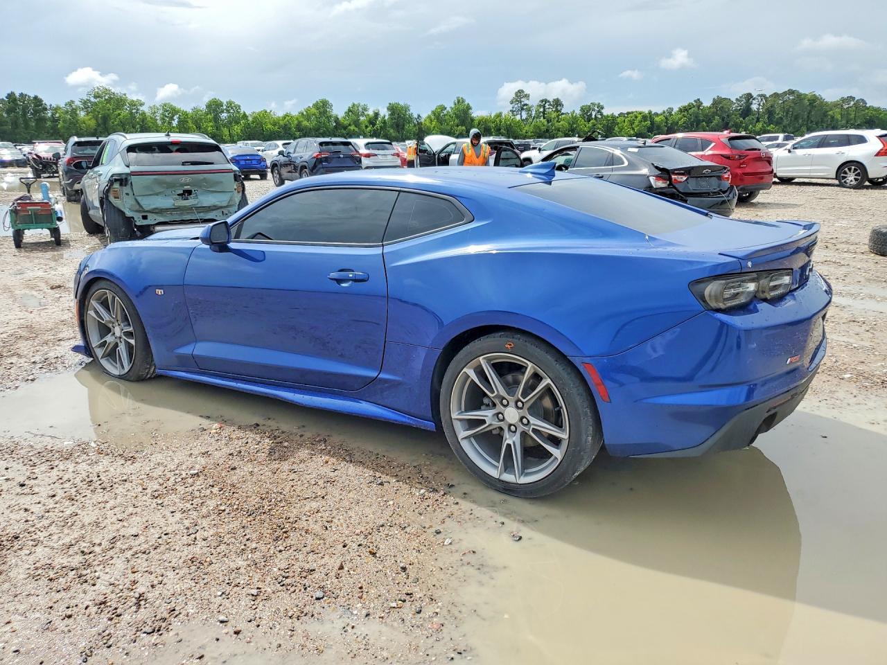 2020 Chevrolet Camaro Ls - Фото 2