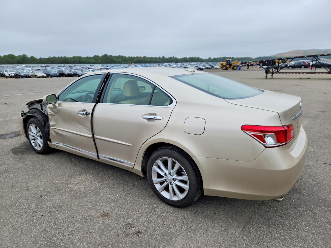 2011 Lexus Es 350 - Image 2