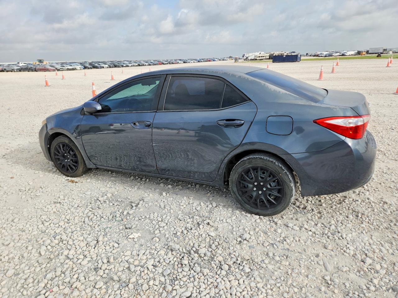2014 Toyota Corolla Le - Фото 2