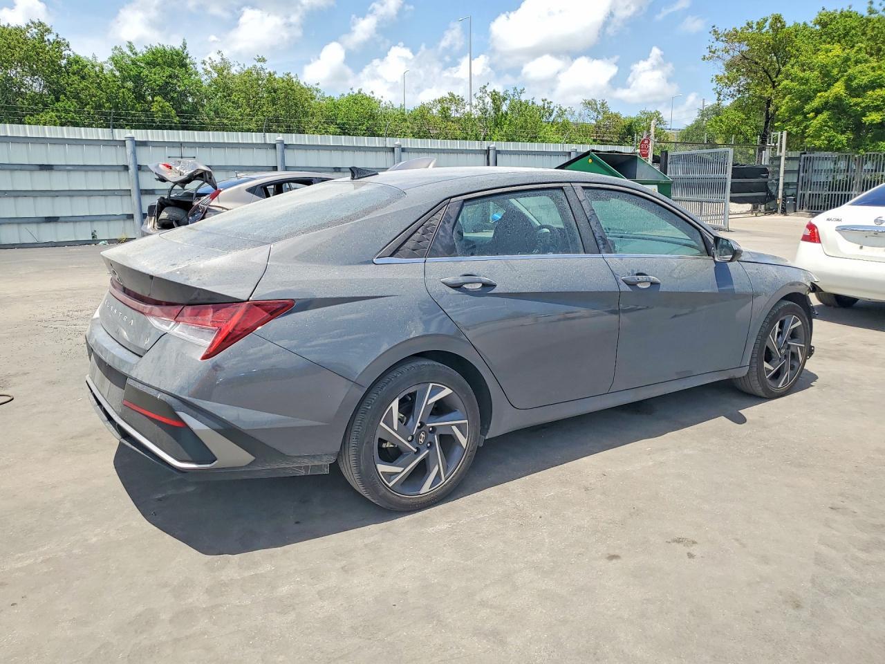 2025 Hyundai Elantra Sel - Фото 3
