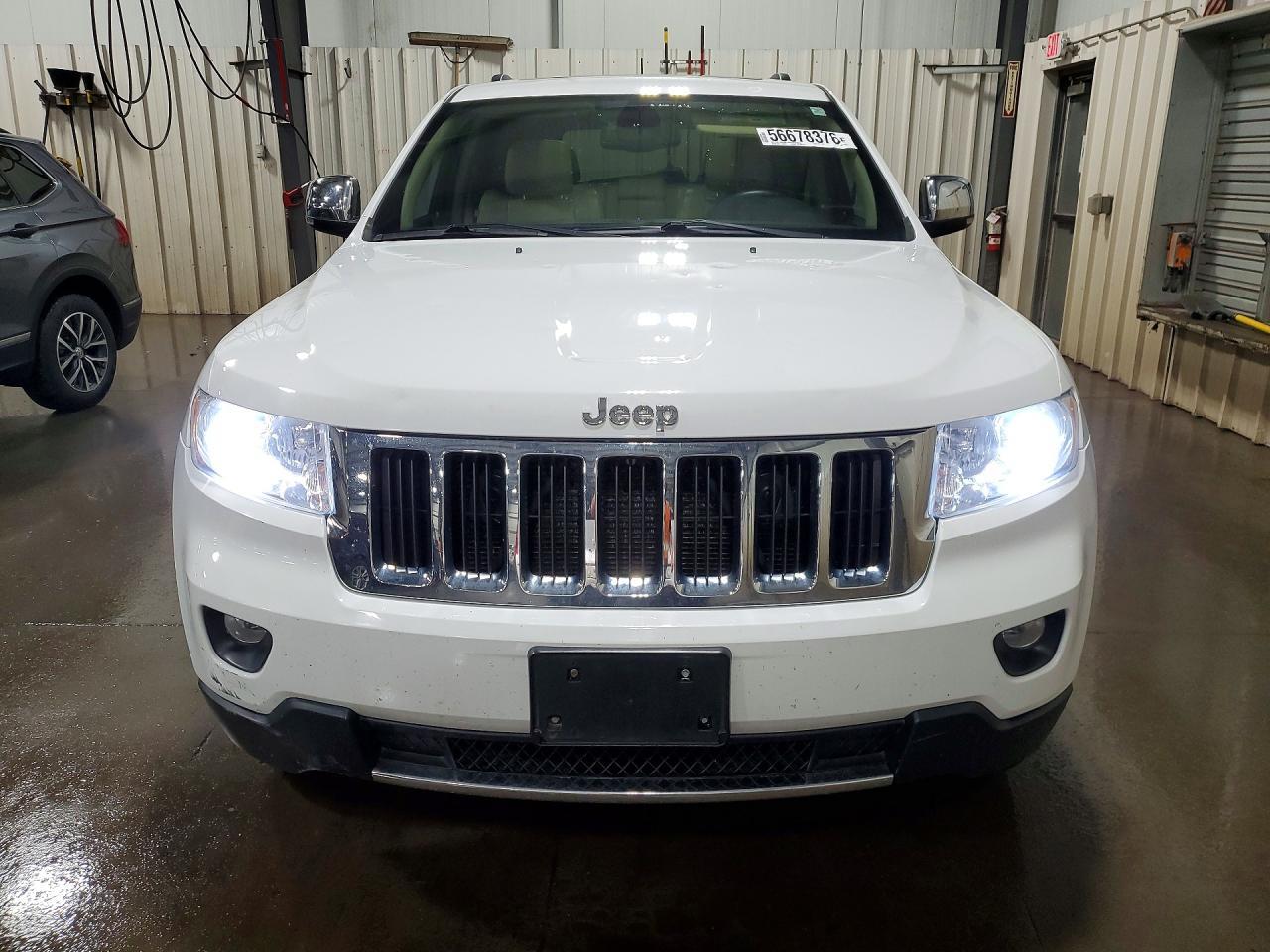 2013 Jeep Grand Cherokee Limited - Image 5