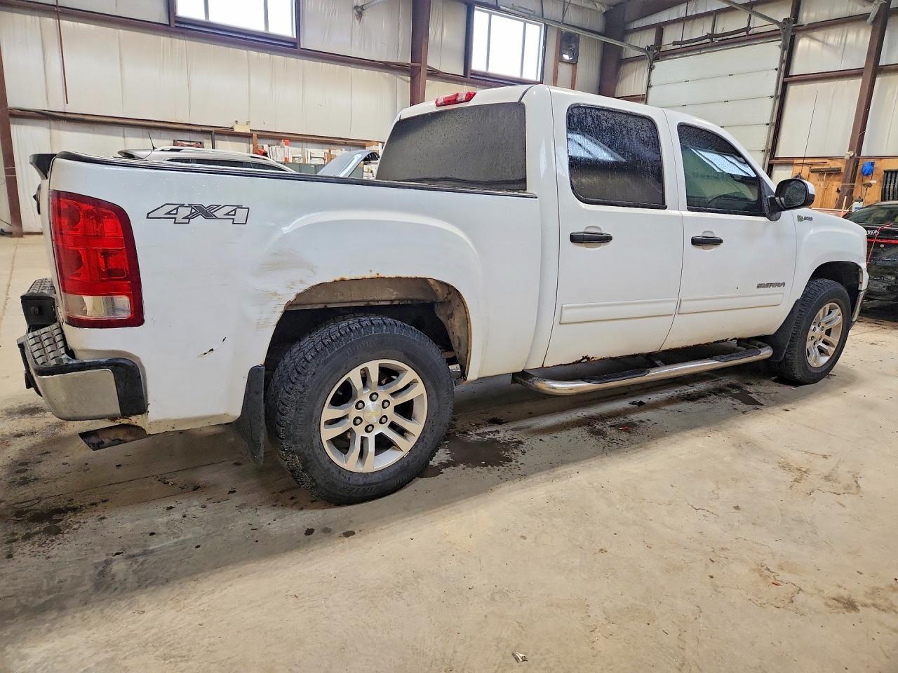 2010 GMC Sierra K1500 Hybrid - Image 3