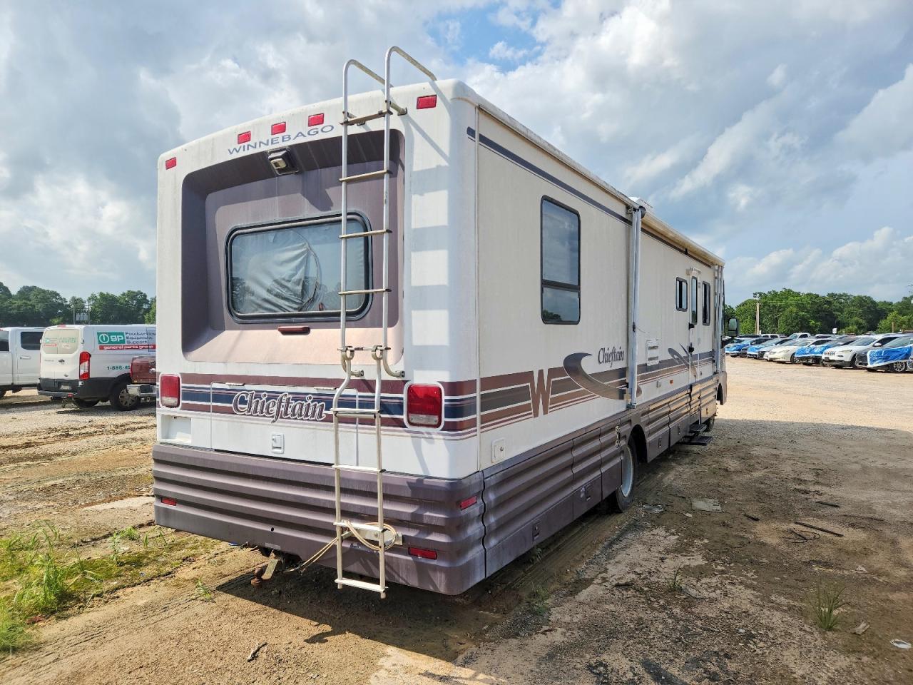 1999 Winnebago Chieftain Rv - Image 4
